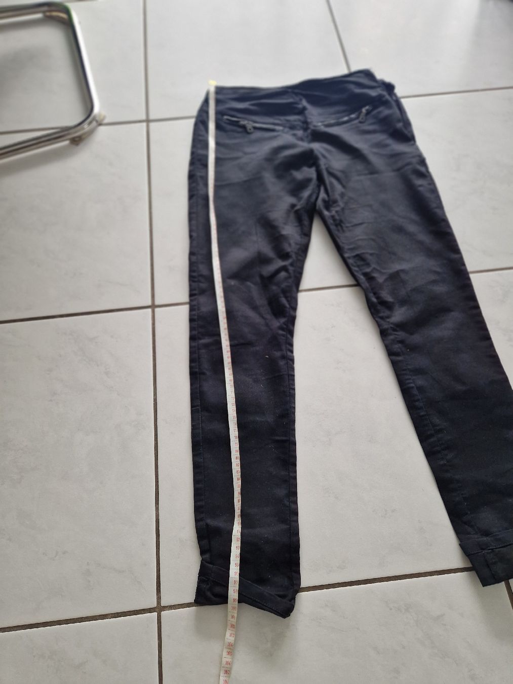 Pantaloni: Amisu Pants Black Slim Fit  – Usato da Bassersdorf venduto da DonSolo 7