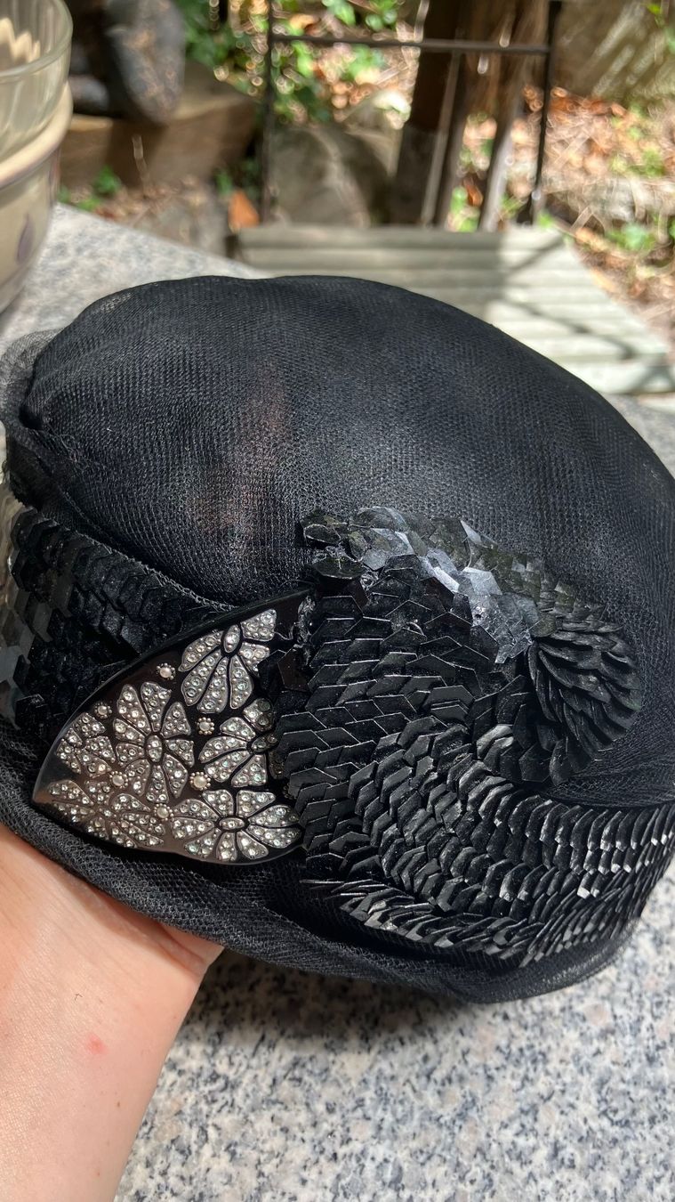 Chapeaux, bonnets & casquettes: Chapeau art déco Hut Strass – D'occasion à St-Cierges par LeRegain