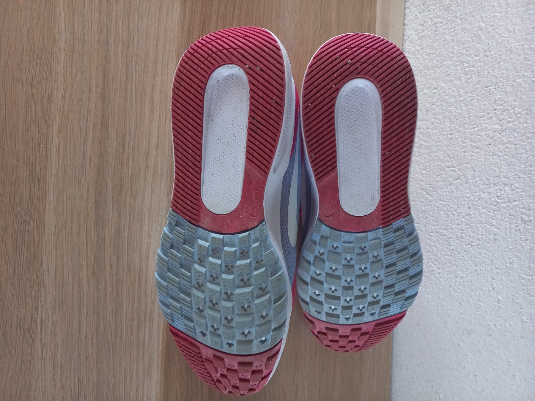Nike Scarpe da donna: Joggingschuhe Nike Grösse 39 – Usato da Brugg AG venduto da saendiii86 2