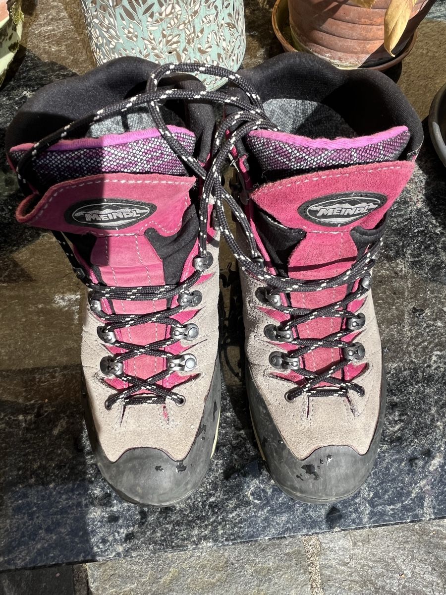 Meindl Damenschuhe: Bergschuh Meindl Damen – Gebraucht aus Pfäffikon SZ von reg_zqg6