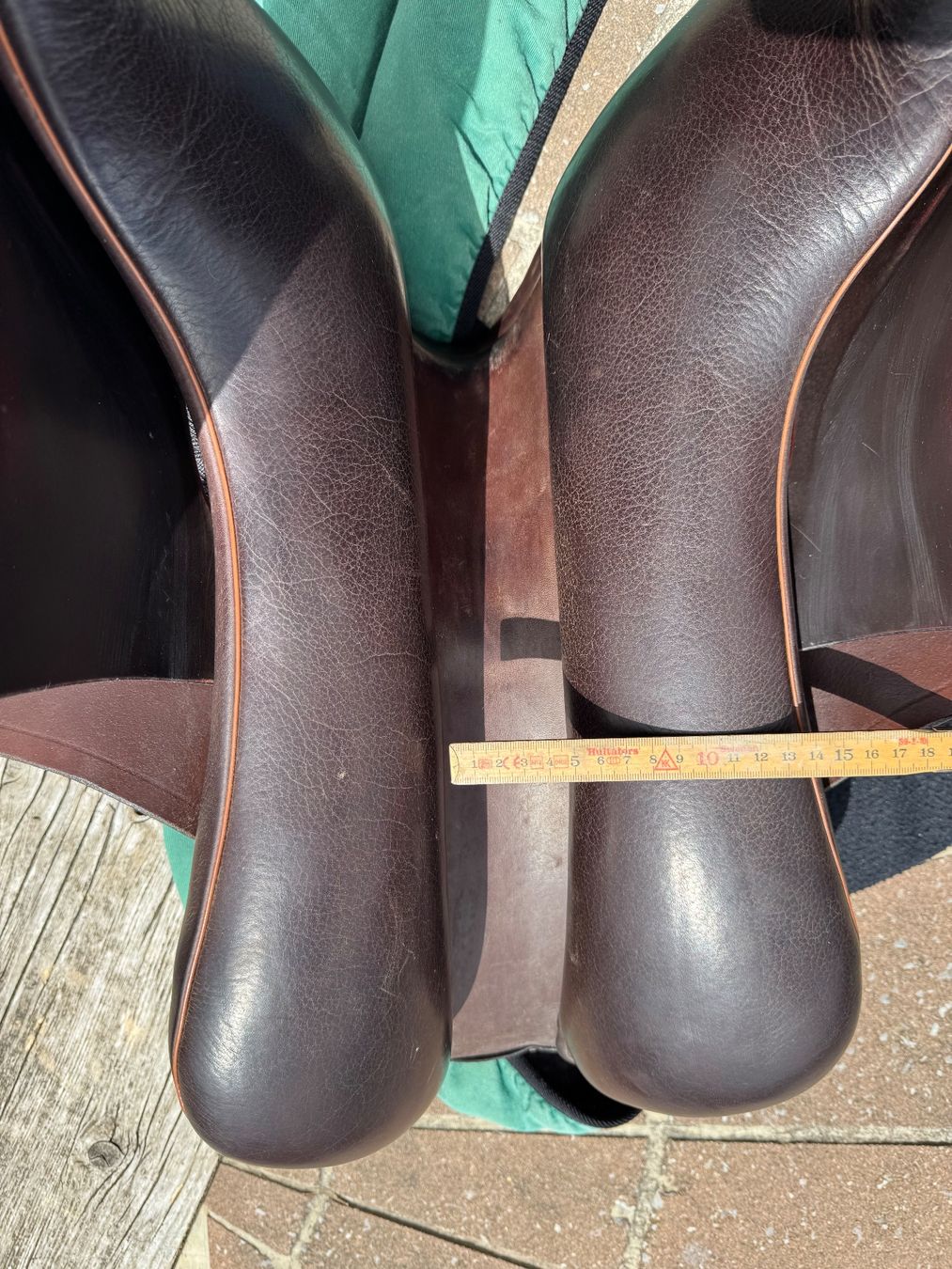 Selles, accessoires: Sommer Sattel Esprit 17.5, Kammer 31,5 – D'occasion à Suberg par BlueSea 2