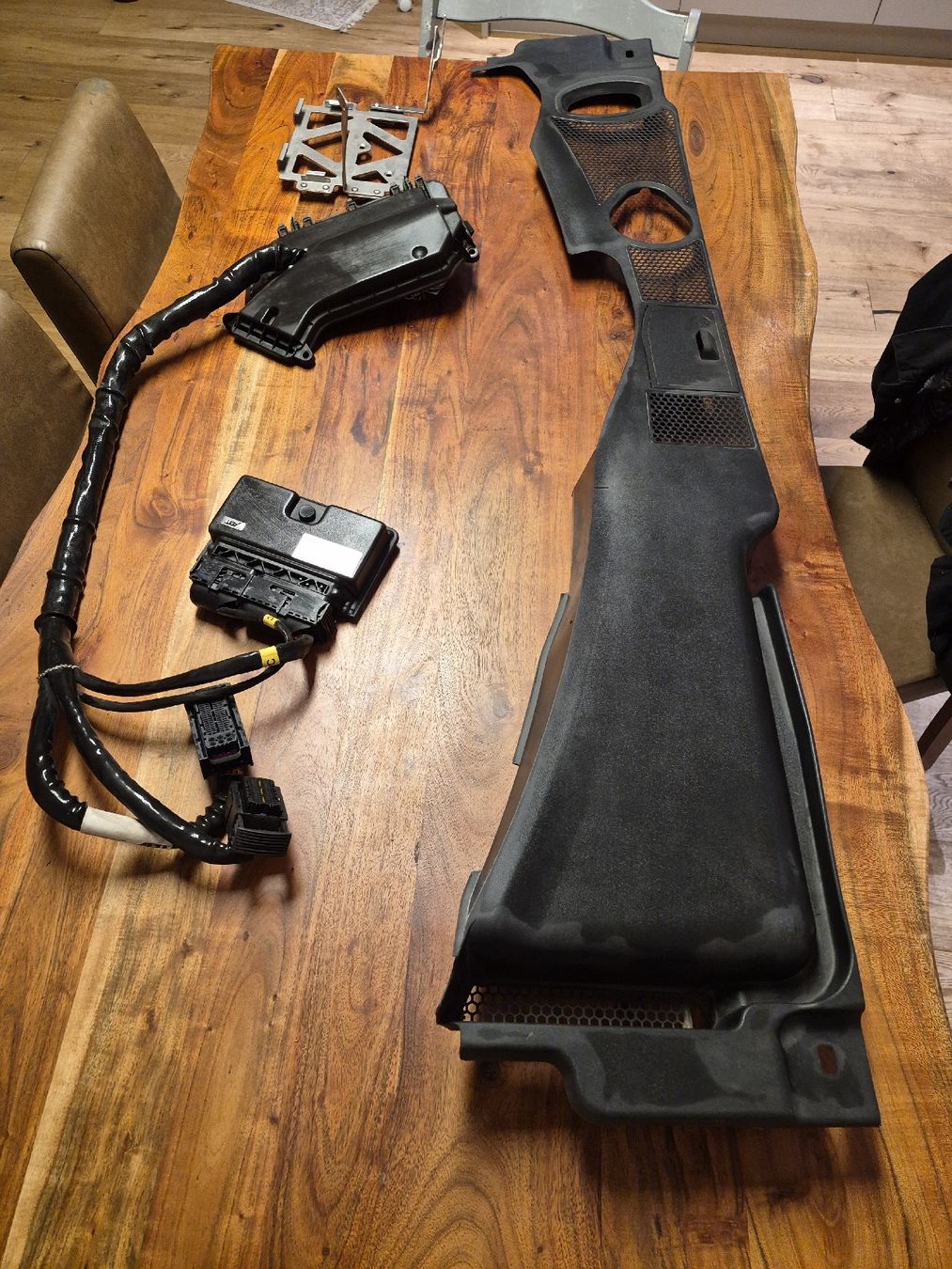 Audi Tutti pezzi di ricambio auto: ABT Engine Control A 800 907 552 V2.21 Steuergerät – Usato da Birrhard venduto da Russki 2