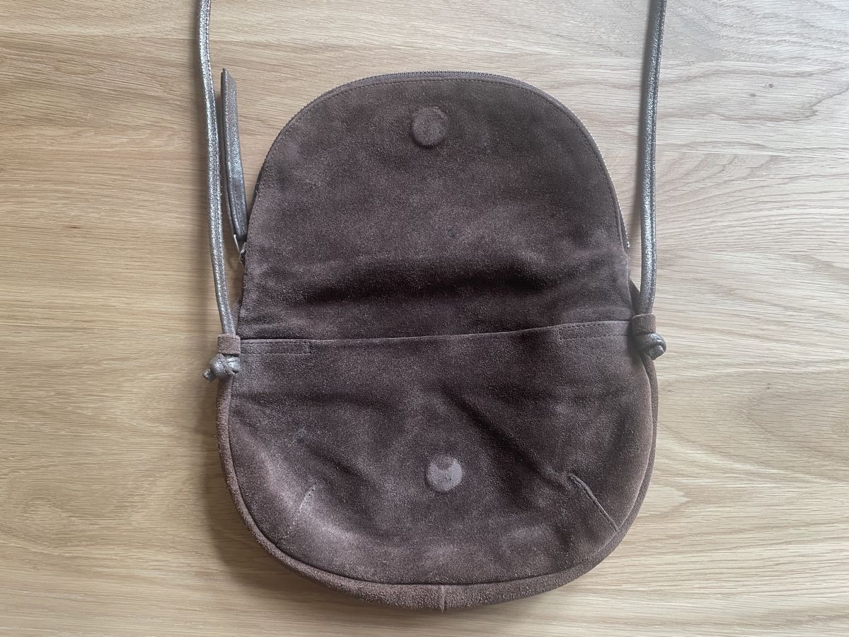 Taschen für Damen: Herziges Wildleder-Täschchen – Gebraucht aus Zürich von pgr_9pzn 3