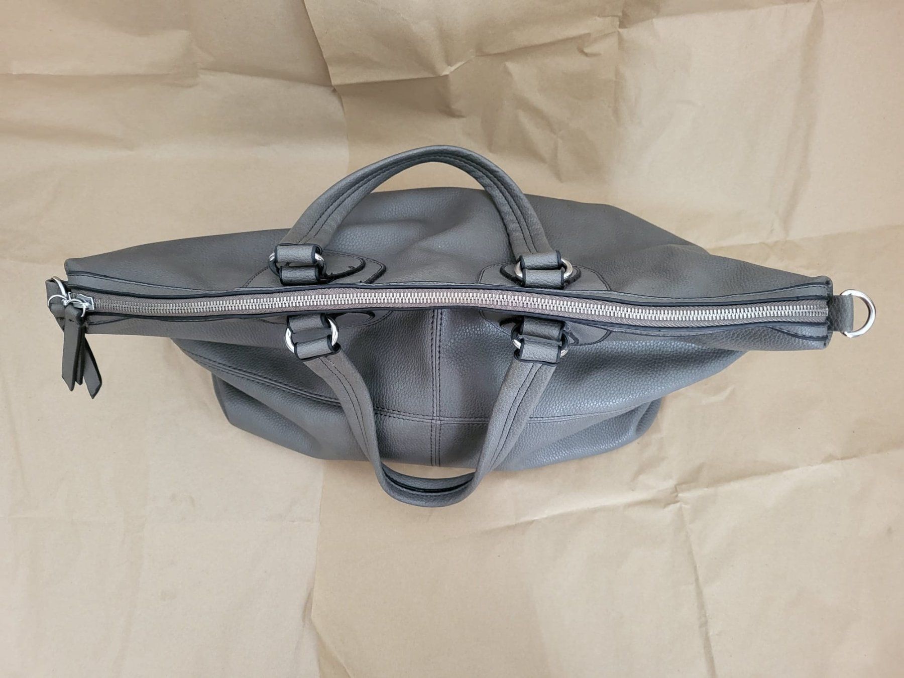 Borse da donna: Wunderschöne & stilvolle Handtasche - top Zustand! – Nuovo (secondo la descrizione) da Buchs AG venduto da Bela11 1