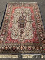 Hochwertiger Ghom Korkwolle-Teppich mit Seide aus Persien