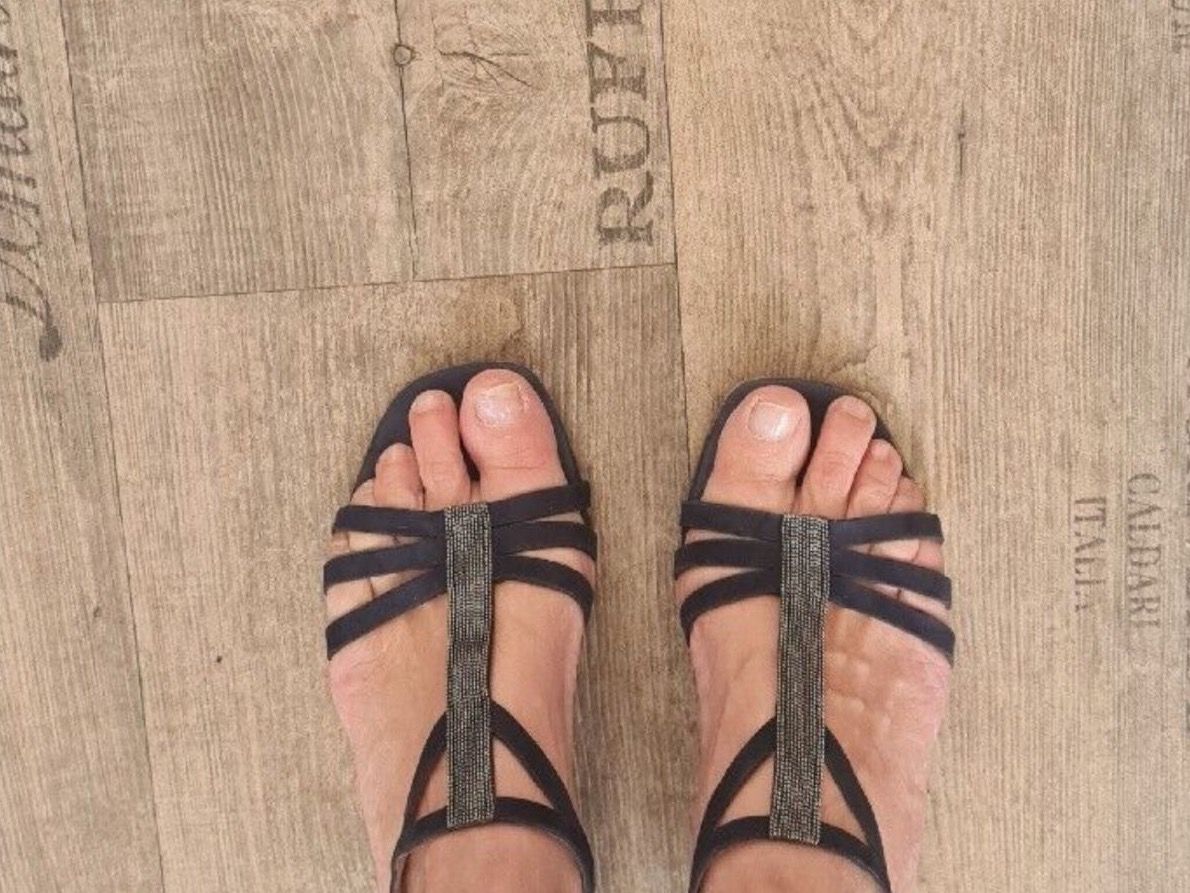 Scarpe da donna: Sandalen Leder marine 39 – Usato da Landschlacht venduto da girris100 1