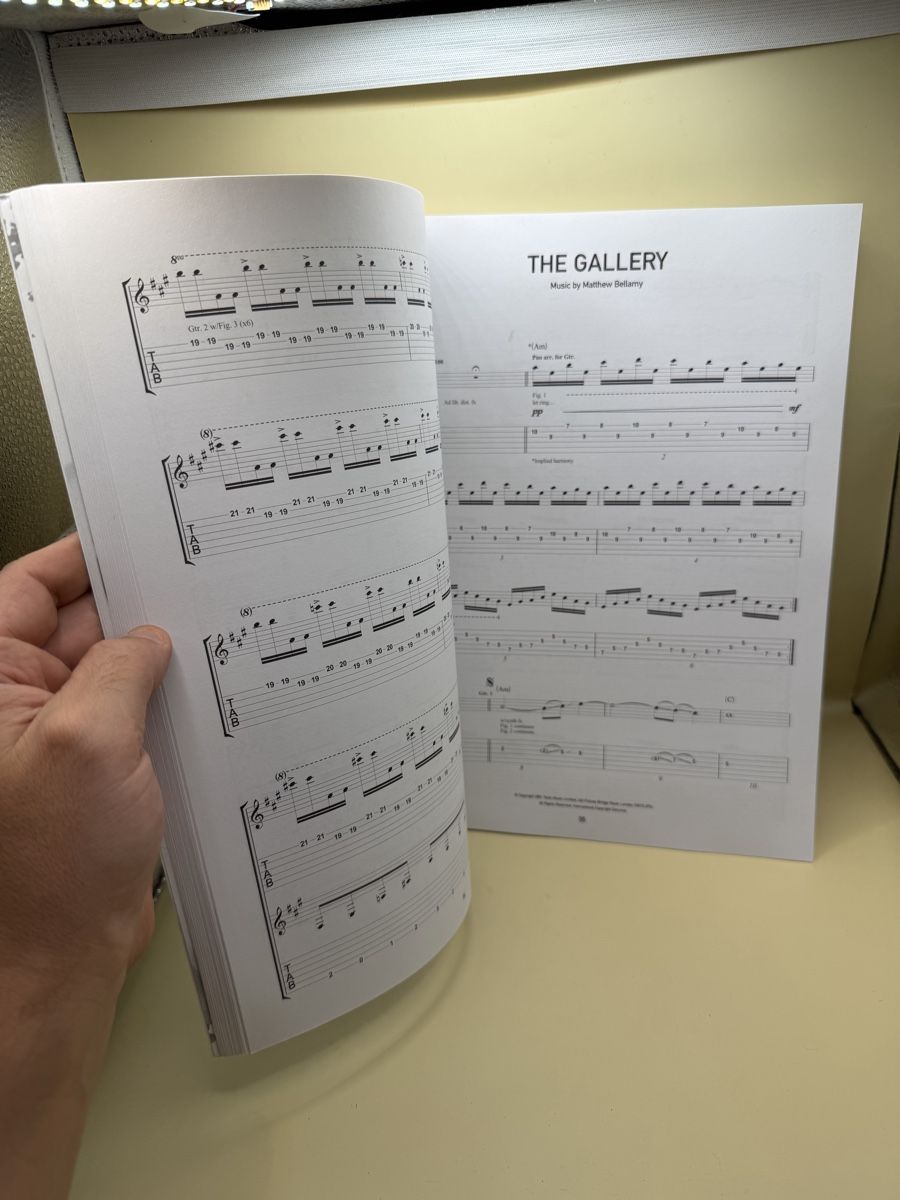 Libri: Muse Hullabaloo Guitar TAB Tablatures Partitions 2002 – Usato da Lausanne venduto da chi_rwy5 5