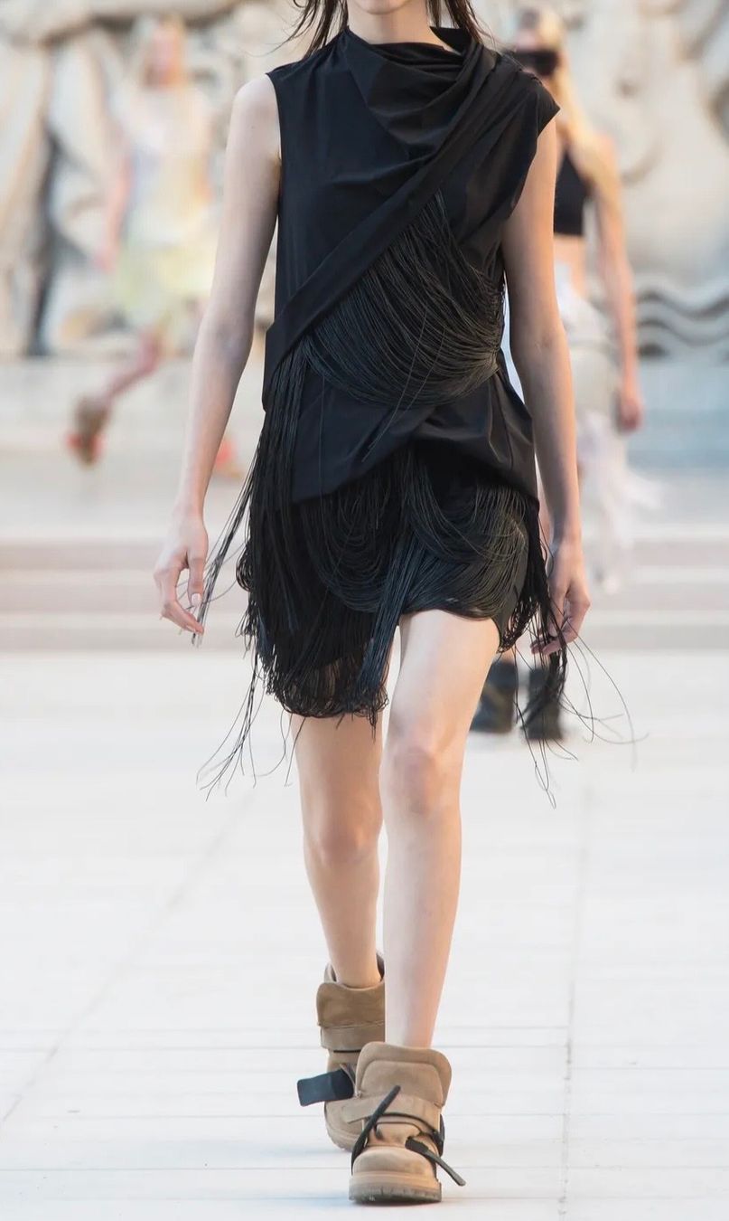 Rick Owens Gonne: Rick Owens, mini short/jupe avec franges – Nuovo (secondo la descrizione) da Genève venduto da dachaw