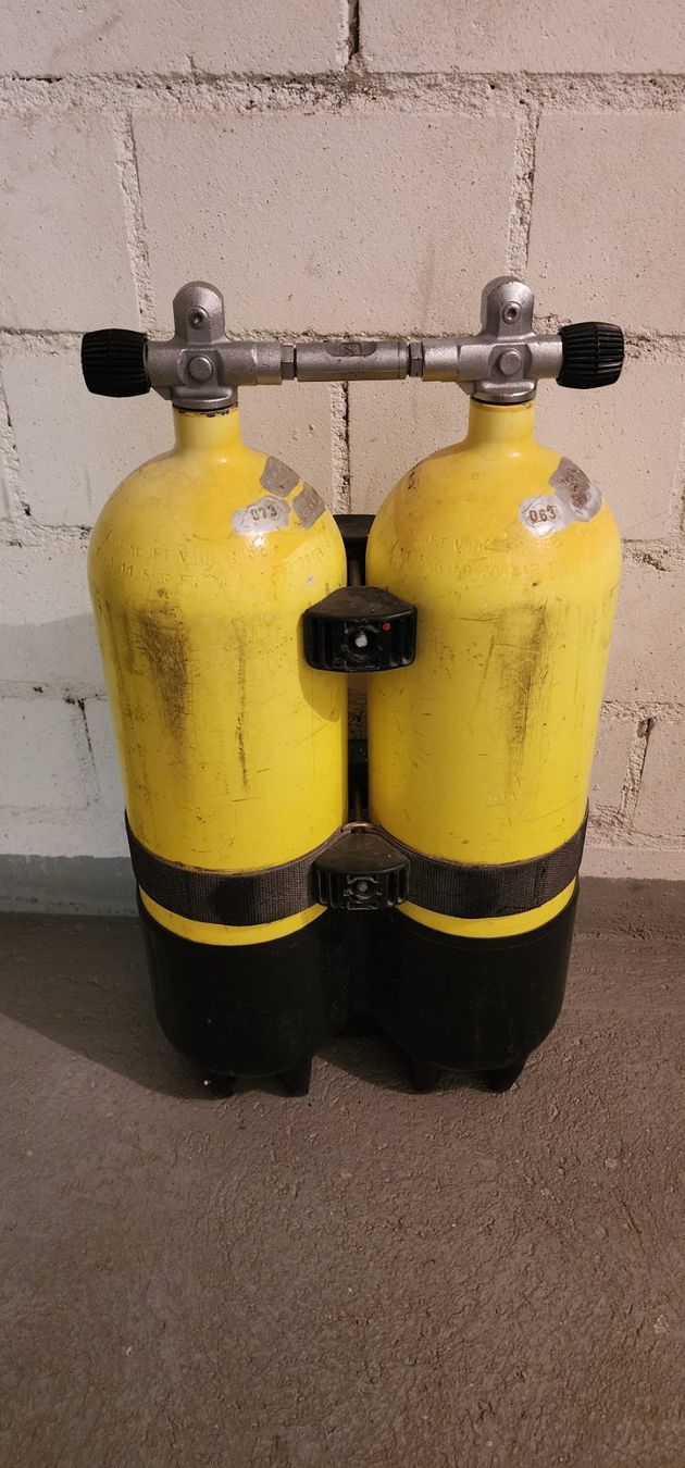 Bombole da sub: Doppeltauchflaschen 2 x 10 Liter – Usato da Hornussen venduto da koleso83