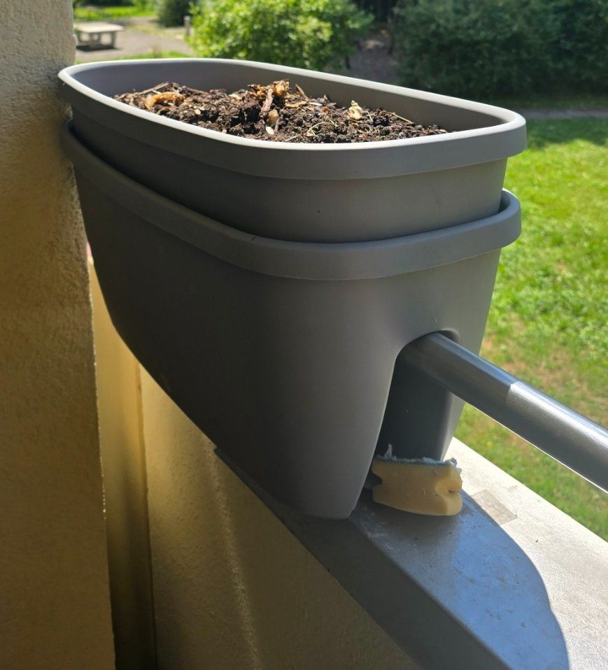 Eternit Blumentöpfe: Verschiedene Blumentopf für Balkon oder …   4 stuck moderne – Gebraucht aus Kriens von atlas2014 9