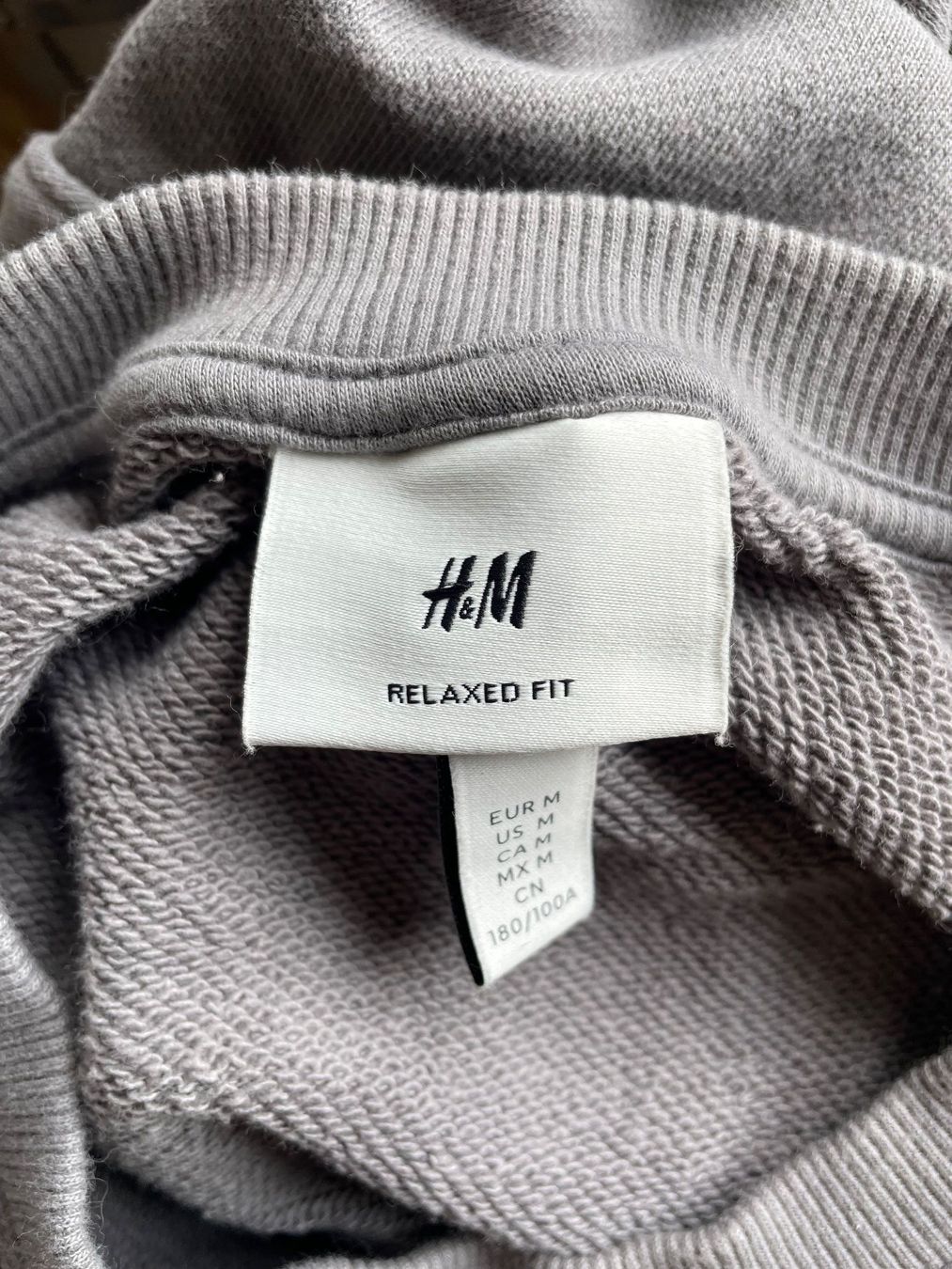 H&M Pulls & Sweat-shirts: H&M Relaxed FIT Sweater Size M – D'occasion à Grellingen par angels.of.horror 3