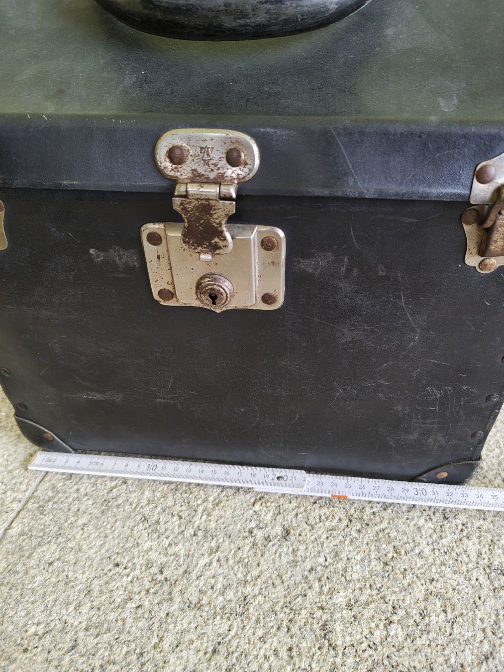 Valigie: Valise vintage noire. – Difettoso da Fontainemelon venduto da ad_ 2