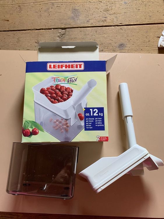 Leifheit 36703 Hand-Kirschentkerner Pro Line - Praktischer Kirschenentsteiner