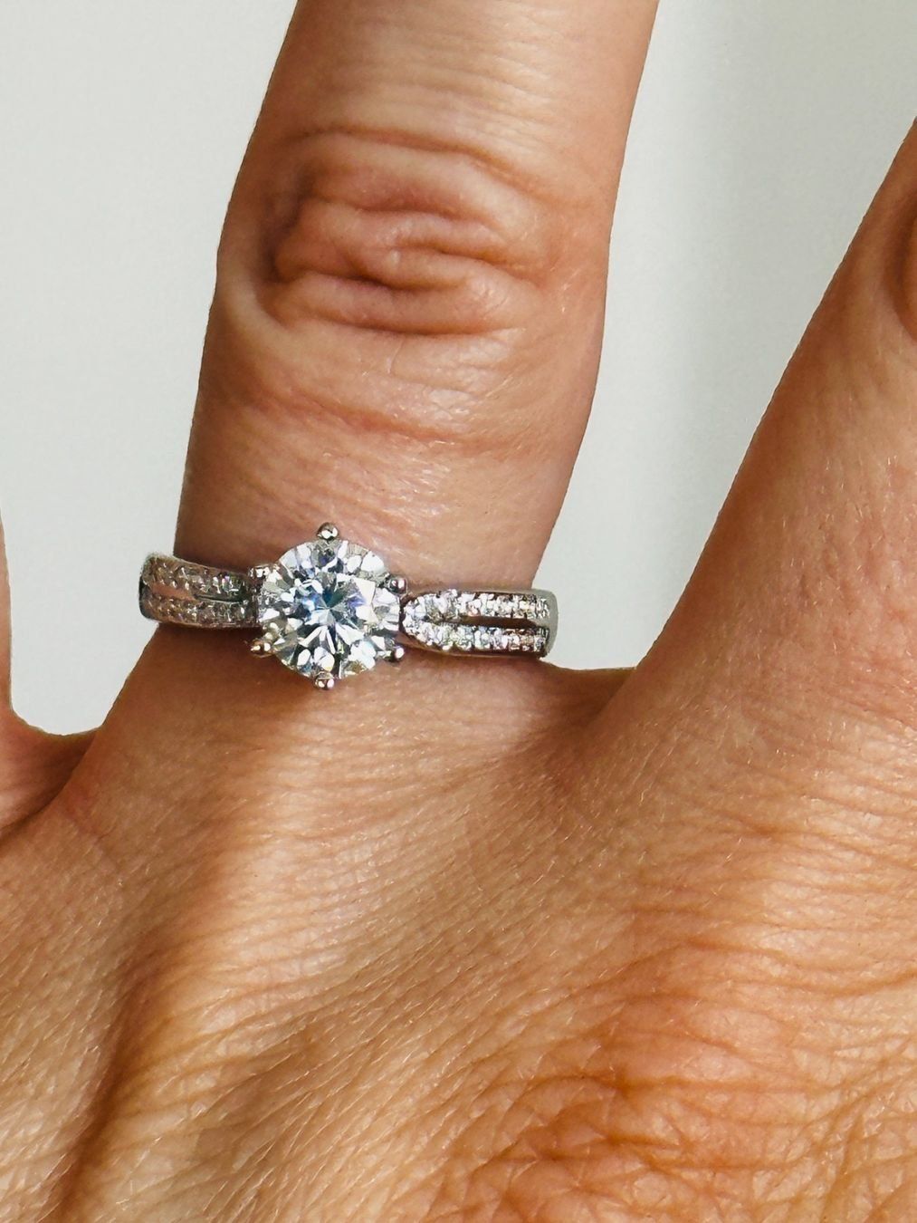 Anelli: 1ct 6,5 mm Moissanite rings with certificate – Nuovo e nell'imballaggio originale da Genève venduto da AWWA 4