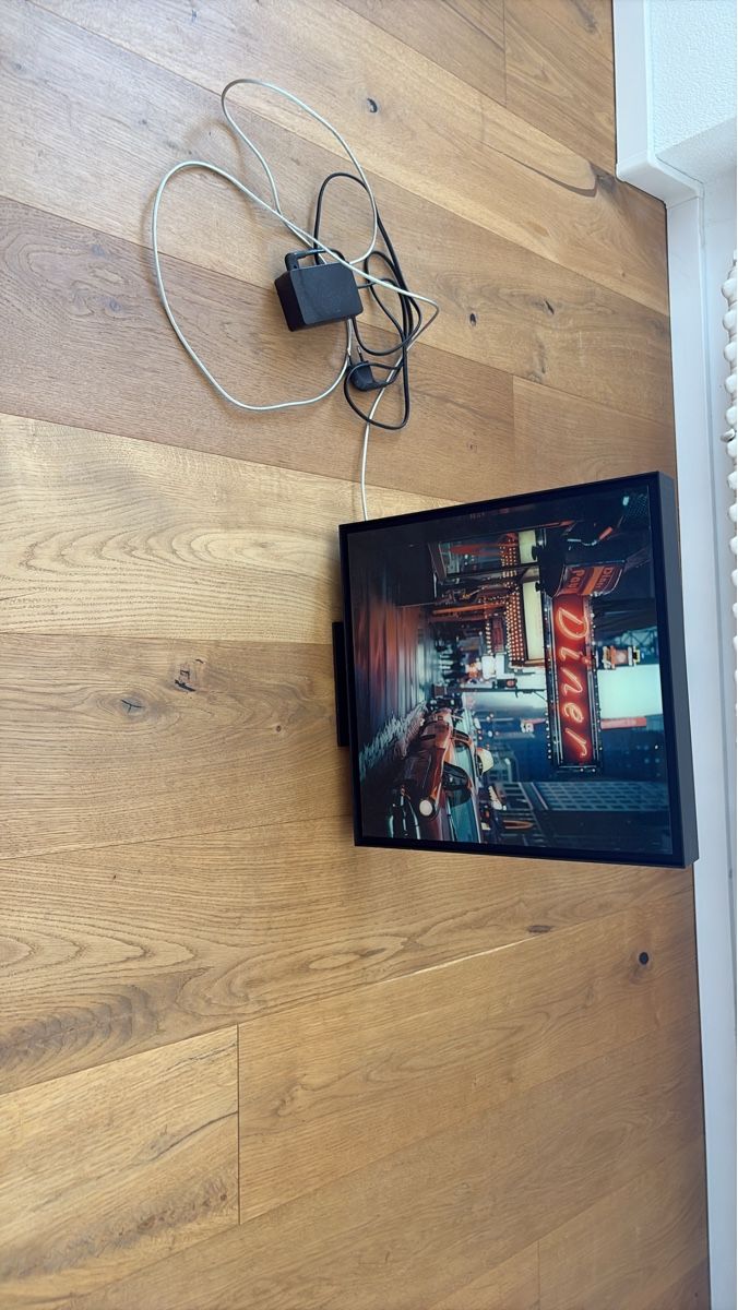 Samsung Sistemi audio & multimediali: Samsung Music Frame - Digitaler Bilderrahmen mit Netzteil – Usato da Zürich venduto da Devante