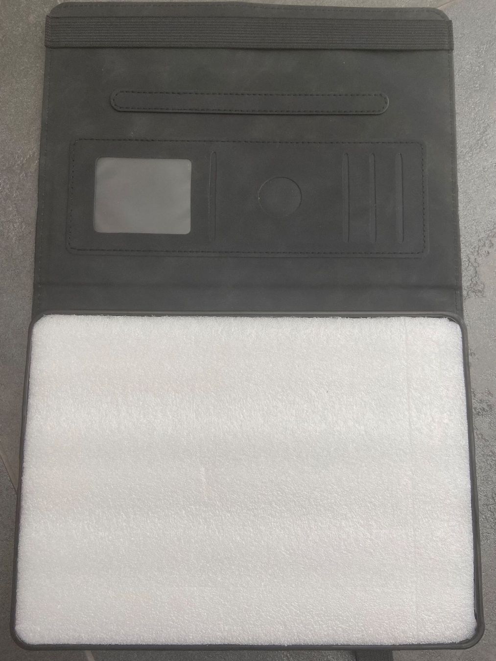 Covers & Taschen: Moderne iPad Hülle Etui schwarz – Neu und originalverpackt aus Pratteln von Miki_