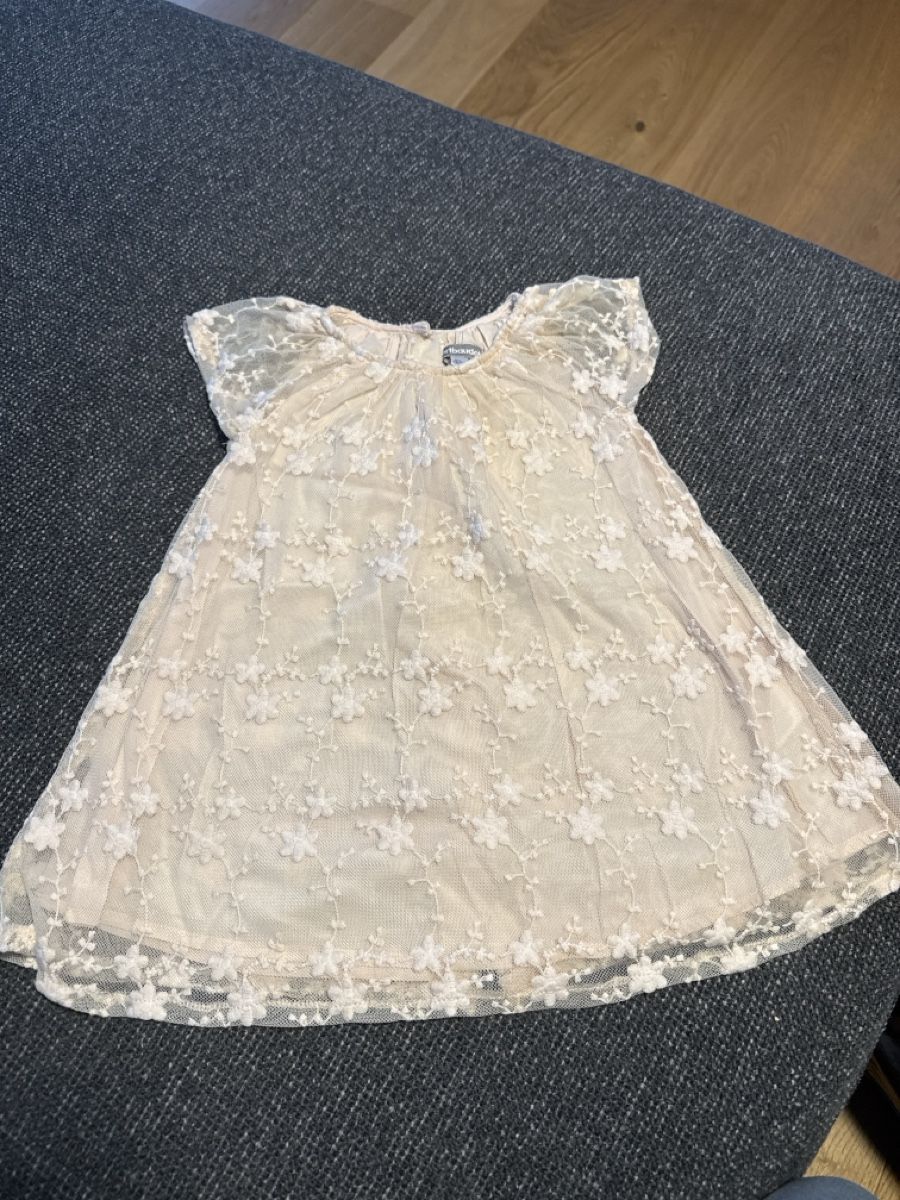 Robes et jupes: Mädchenkleid Vertbaudet 18 Monate / 81 cm – D'occasion à Kaisten par kar83