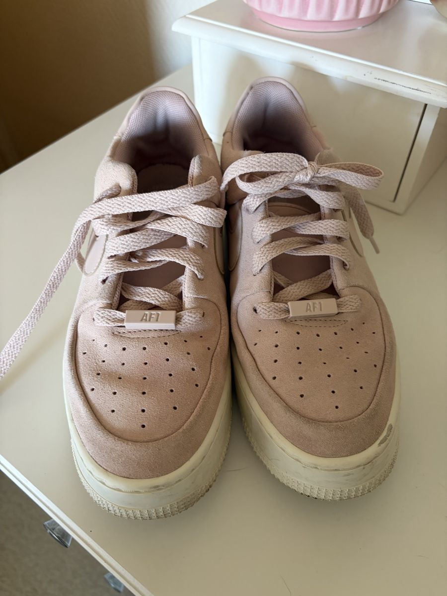 Nike Scarpe da donna: Nike Air Force 1 Damen – Usato da Basel venduto da Brunner.T