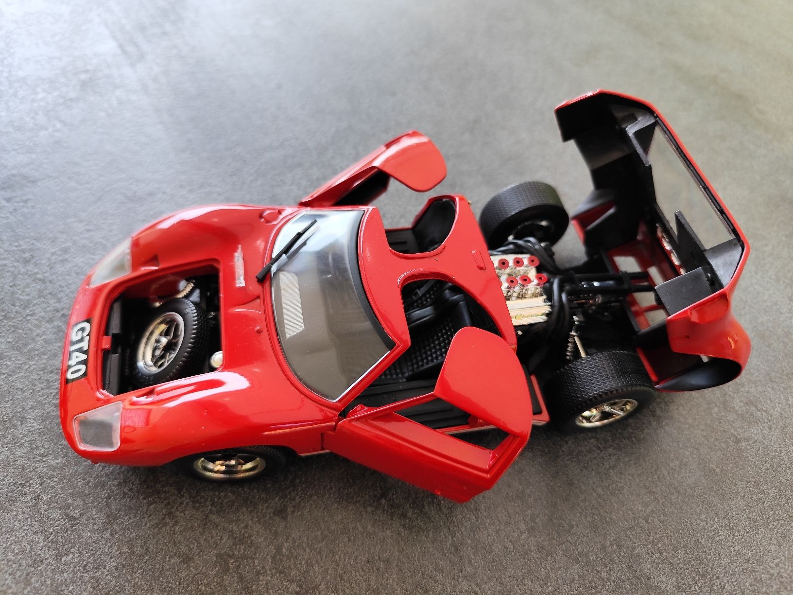 Ford Modellini d'auto: Ford GT 40 1:18 – Usato da Amlikon-Bissegg venduto da ff85 2