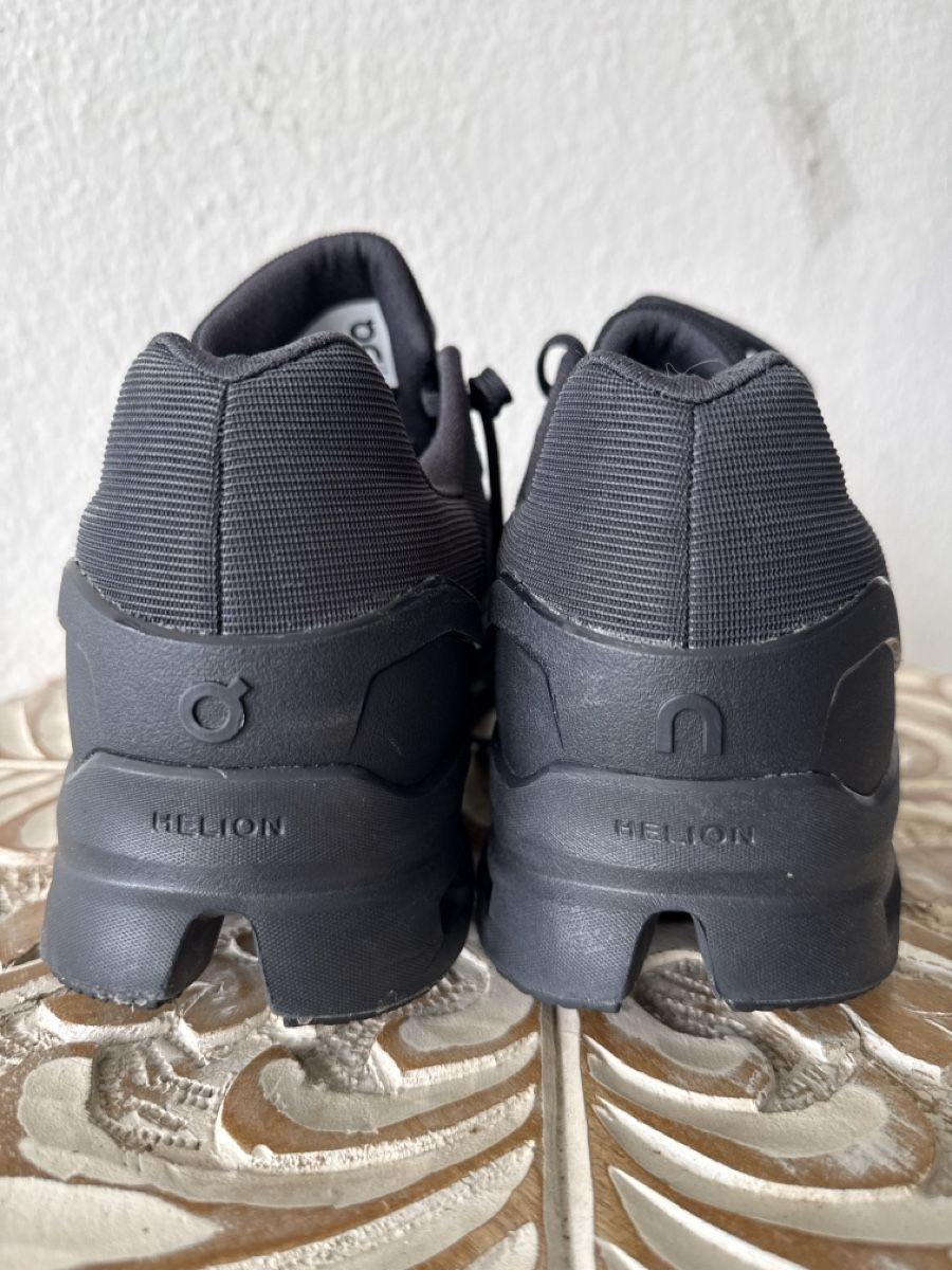 On Herrenschuhe: ON Cloud HELION Laufschuhe Schwarz Grösse 44 – Gebraucht aus Zürich von sha_vw65 9