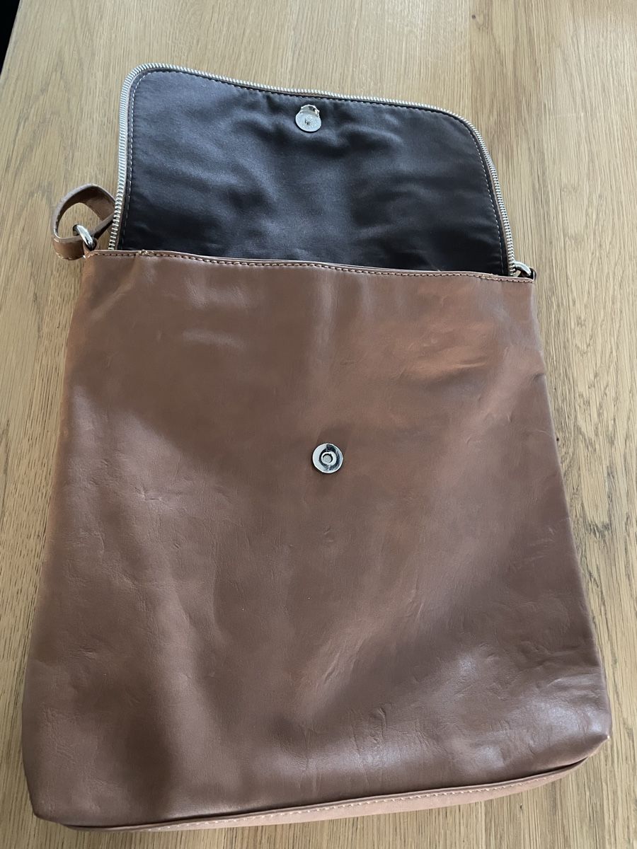 Esprit Taschen für Damen: Handtasche Esprit braun – Neu (gemäss Beschreibung) aus Balgach von sei_s6d7 1