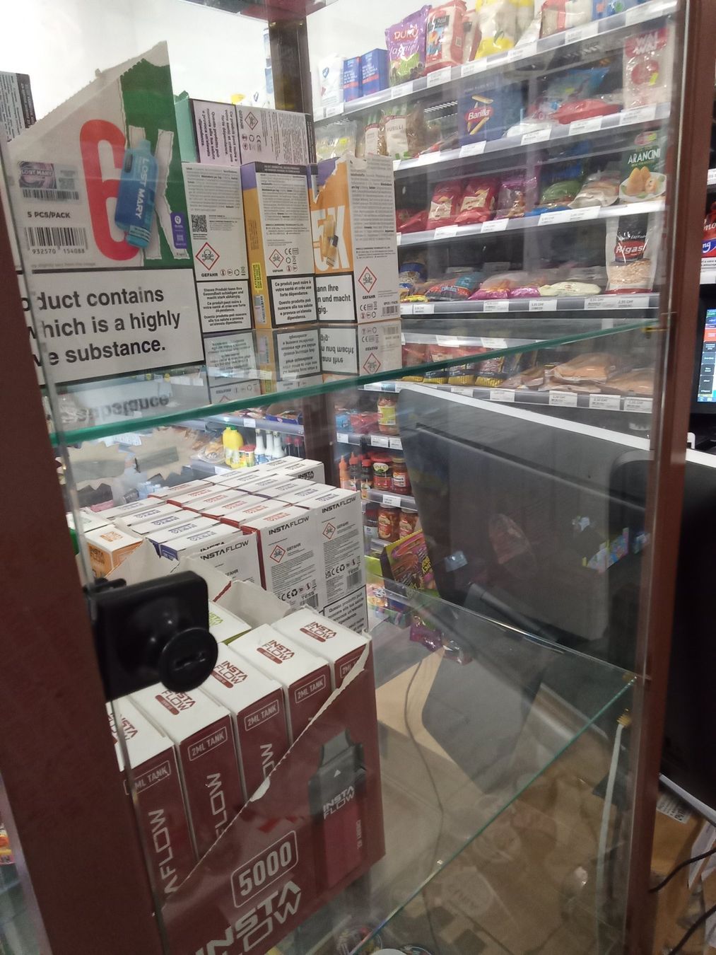 Vetrine: Glasvitrine abschließbar – Usato da Niederglatt ZH venduto da minishoop.ch 2