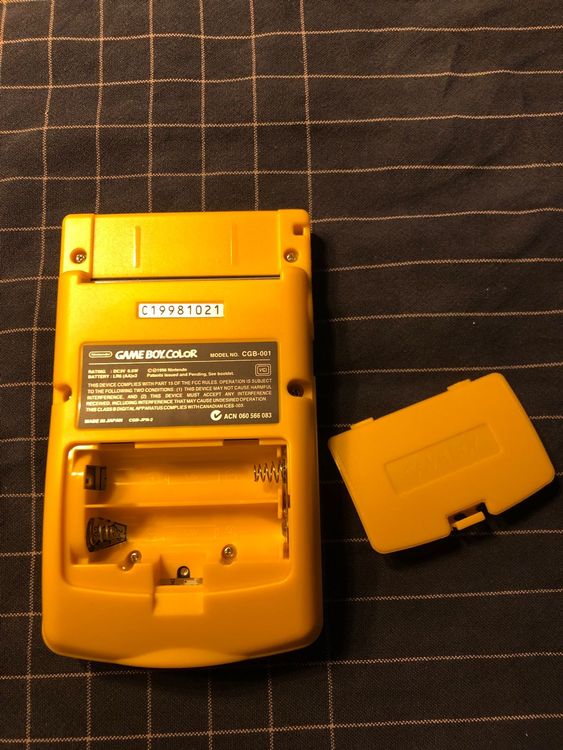 Gameboy Color Light Pikachu (Gebraucht) in Dürrenäsch für CHF 185 – mit ...