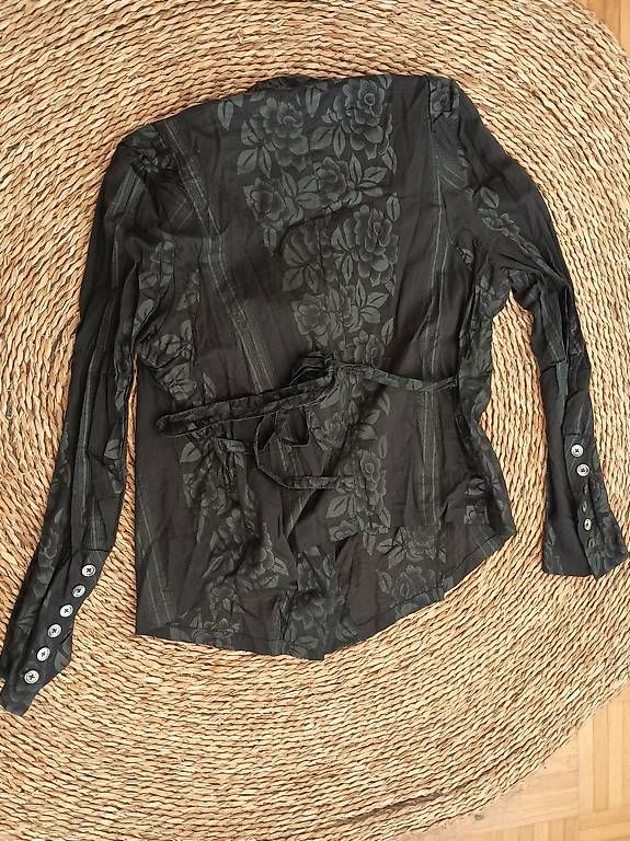 Camicette: Asymmetrische Bluse von Ann Demeulemeester – Usato da Zürich venduto da Melianea 1