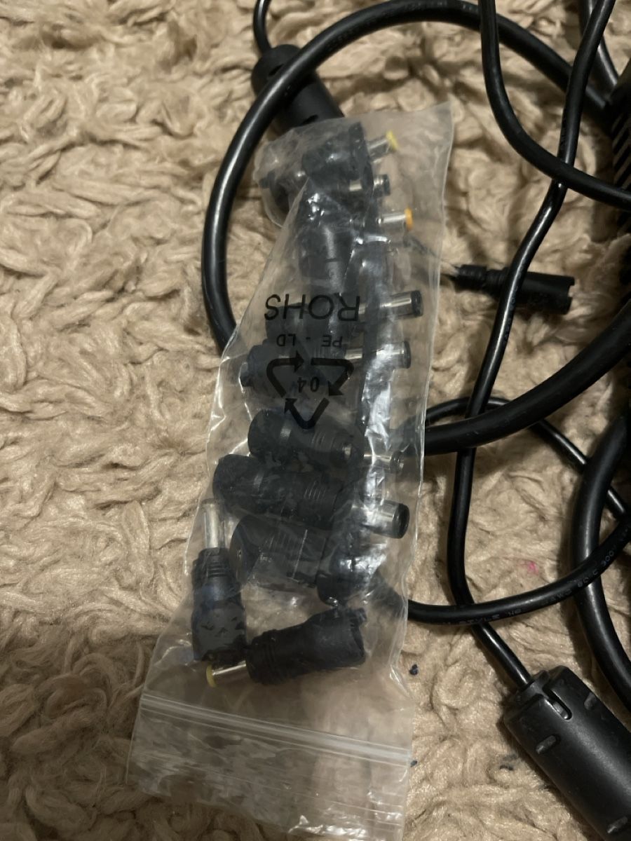 Hama Caricabatterie: Hama Universal-Netzteil 3-12V, 300mA + Stecker-Set – Usato da Unterkulm venduto da AnoliOccasion 1