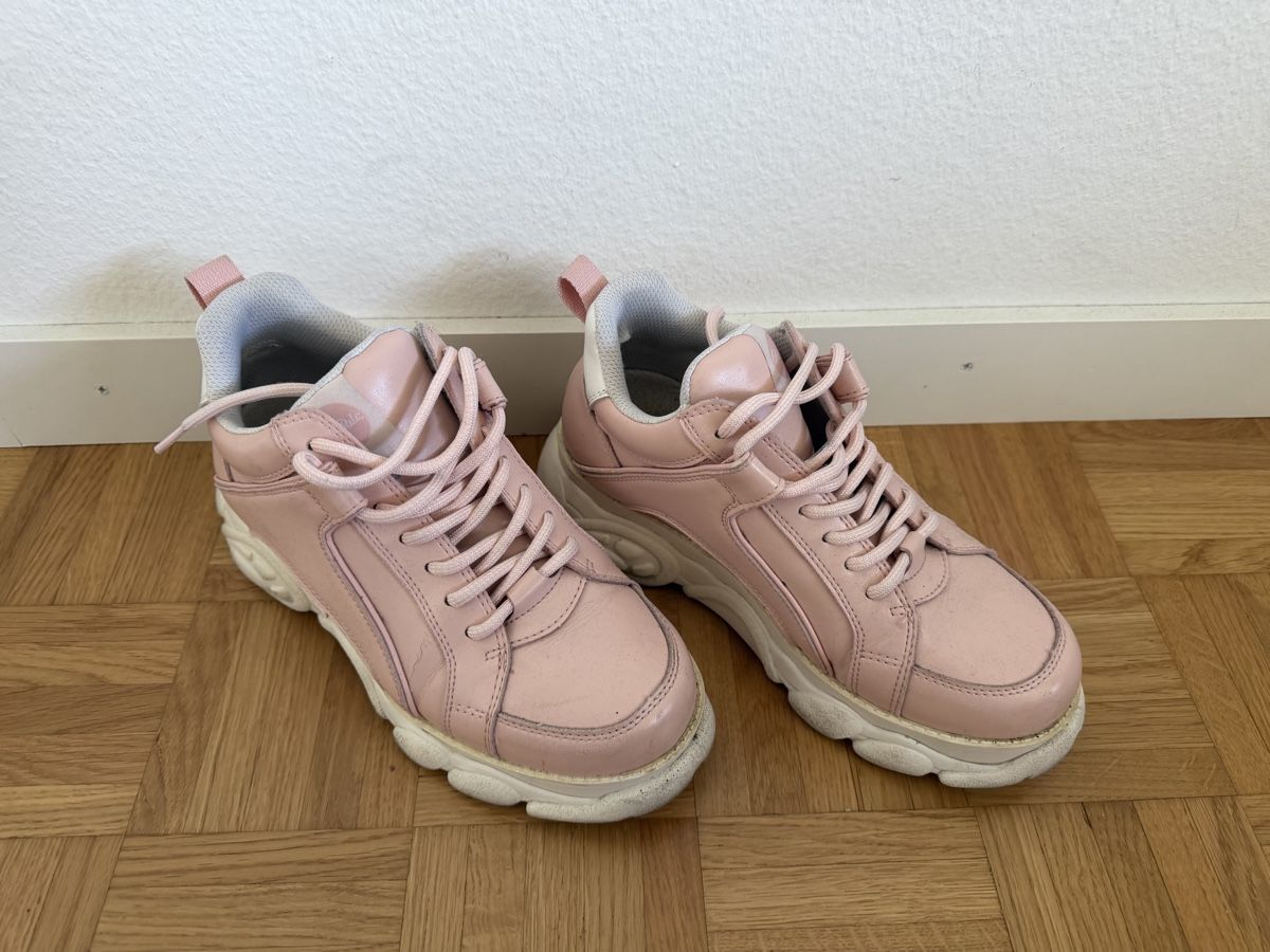 Buffalo Damenschuhe: Buffalo Sneaker Plateau rosa Grösse 40 – Gebraucht aus Schlieren von mle_lws6