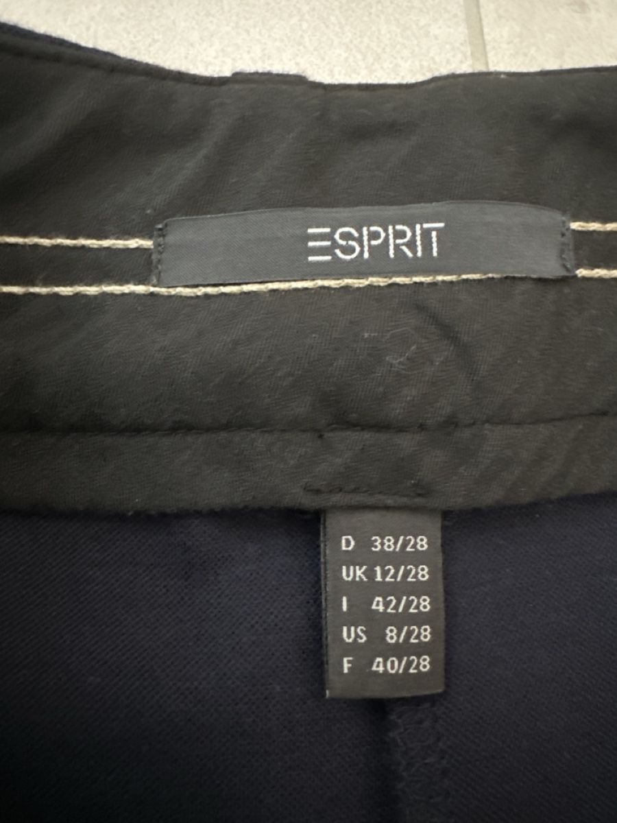 Esprit Pantaloni: Esprit Hose, marineblau, Gr. 38 – Usato da Zug venduto da Hehe 2
