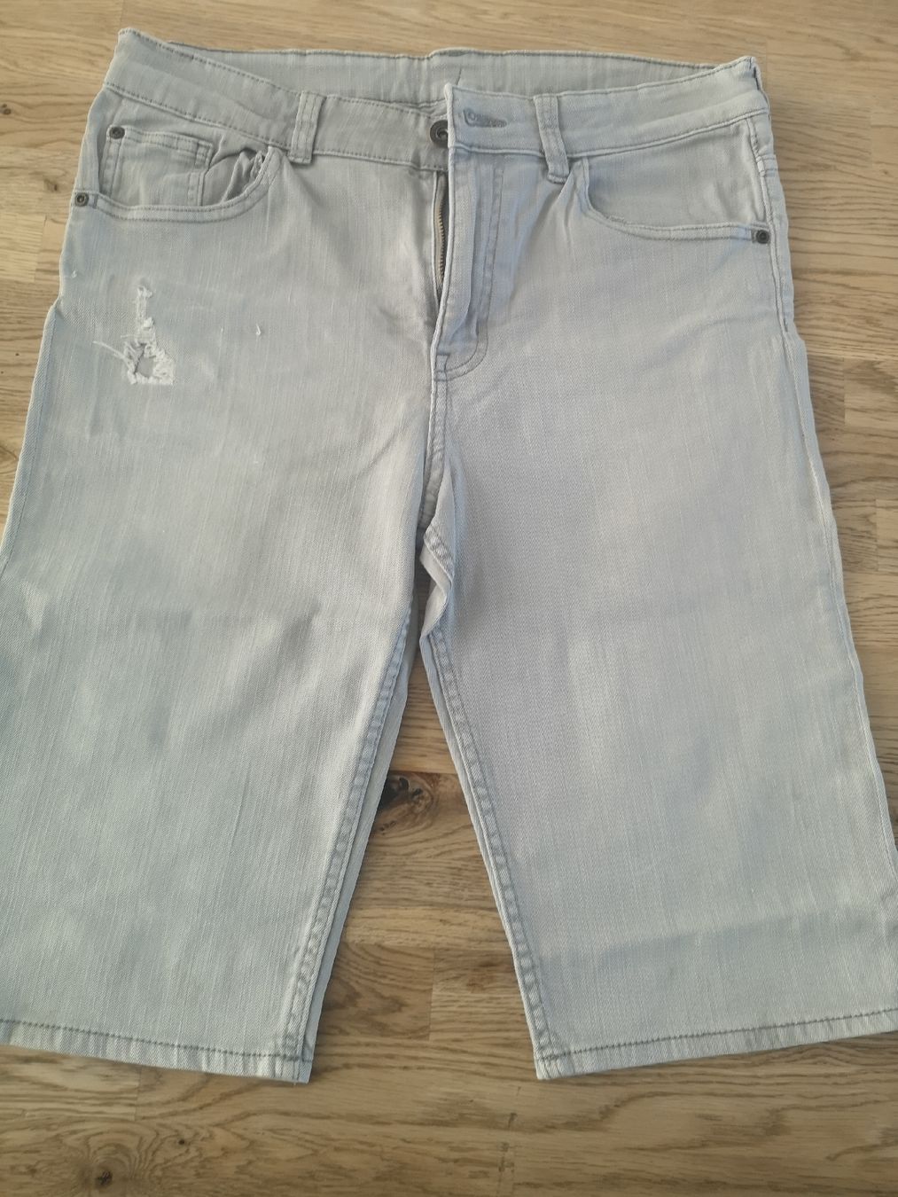 H&M Pantaloni: Short jeans Gr 170 von H&M. – Usato da Forch venduto da Hakyboss