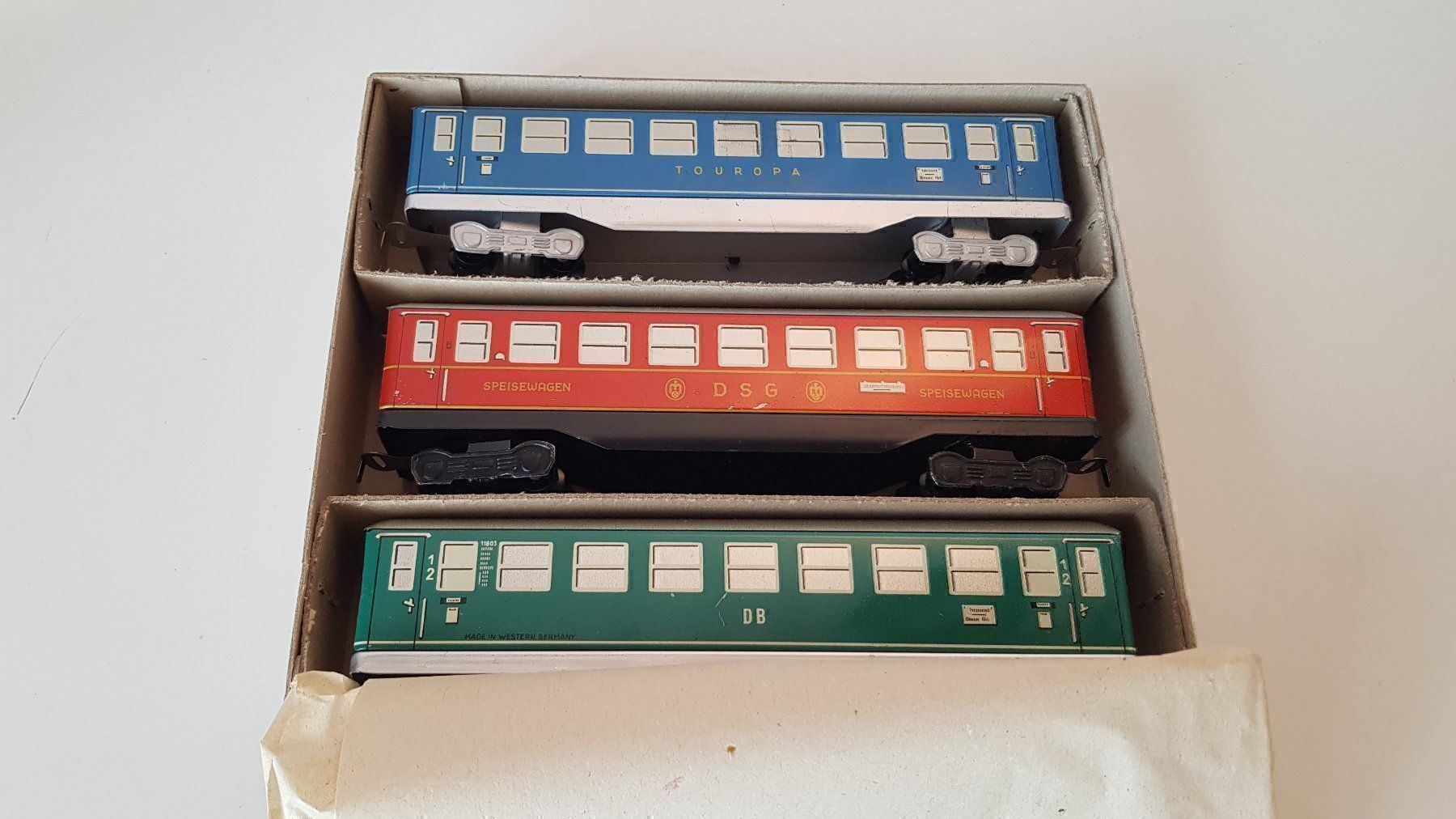 Distler Modellini di ferrovie: 3 Originale Eisenbahn- Distler Wagen H0, Originalverpackt – Nuovo e nell'imballaggio originale da Schwarzenbach SG venduto da utschu09