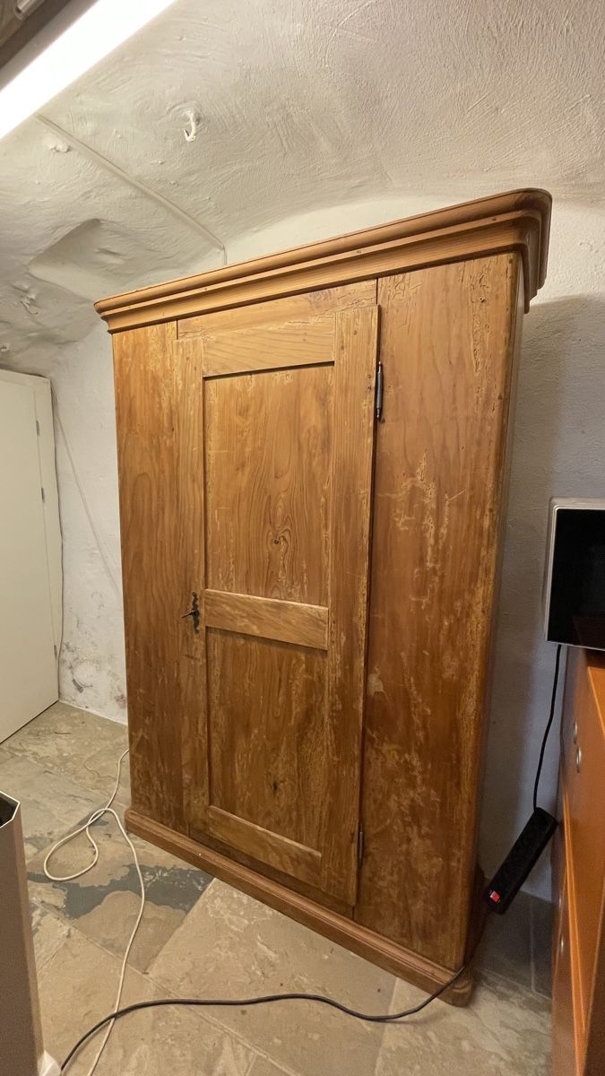 Schränke: Schrank – Gebraucht aus Basel von Balthazara 4
