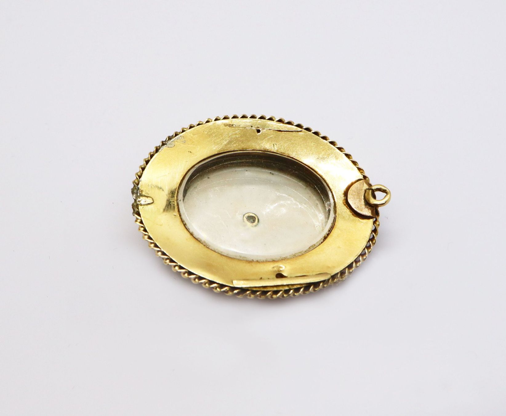 Ciondoli: Antikes Medaillon in 14K Gold mit Emaille – Usato da Dürnten venduto da schmucklicher 3