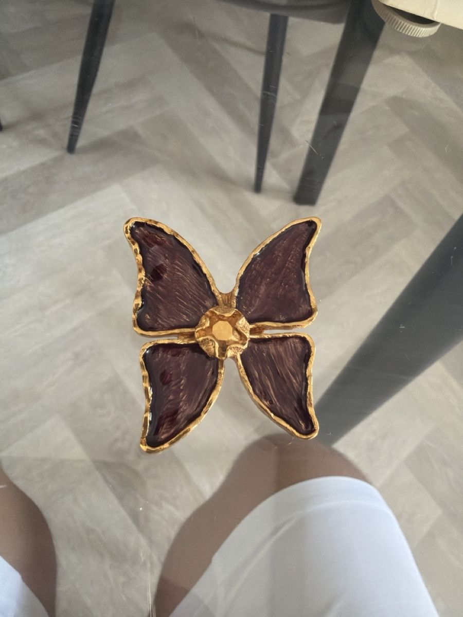Saint Laurent Broches & Aiguilles: Yves saint laurent brosche  – D'occasion à Füllinsdorf par Rollex