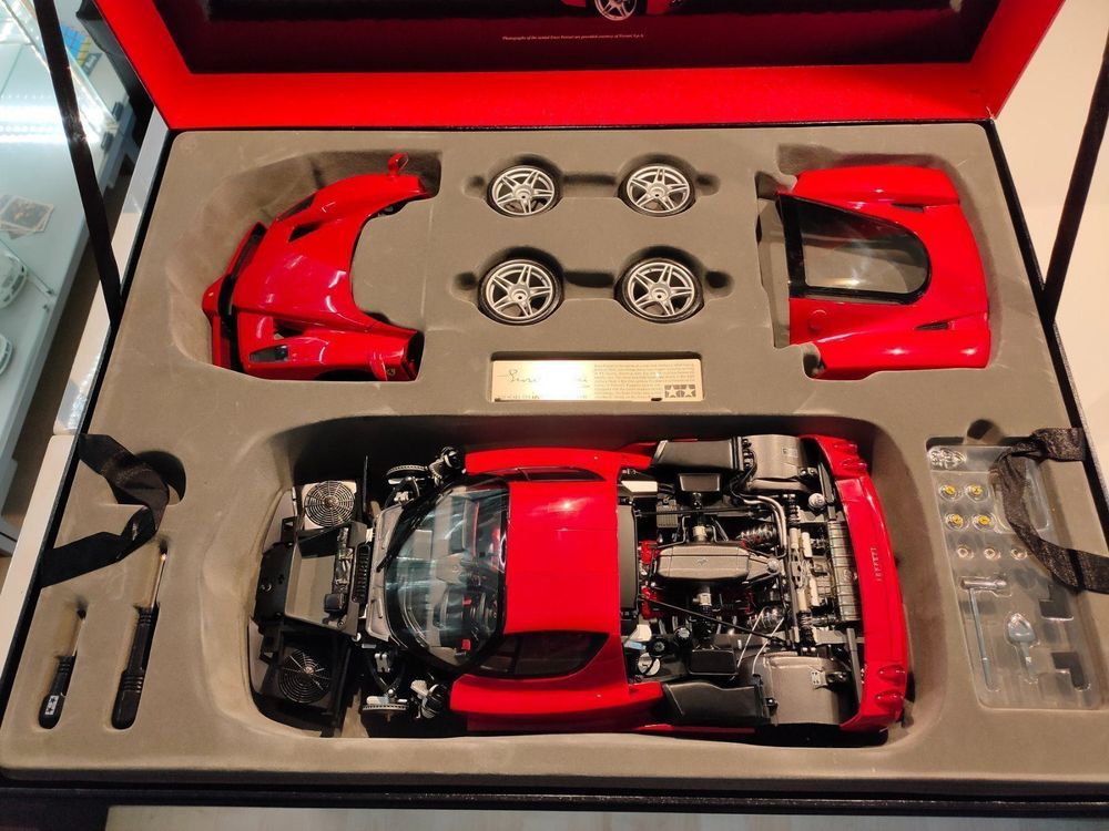 TAMIYA ENZO FERRARI 2004 12/1 TAMIYA FERRARI ENZO Ferrari 1-12
