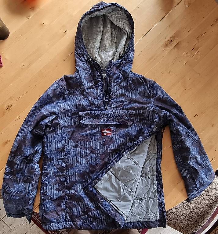 Giacche: Veste Napapijri taille M – Usato da Lausanne venduto da vri_jmb8