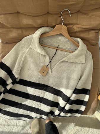 Handgestrickter Pullover/Bluse