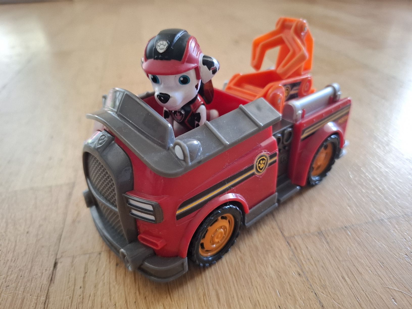 Spielzeuge: Paw Patrol Marshall Feuerwehrauto mit Figur – Gebraucht aus Biel/Bienne von AvasTheGreatest
