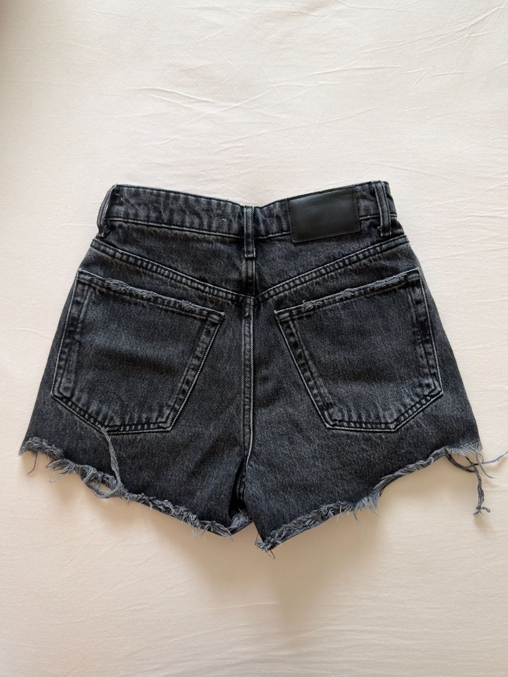 Zara Jeans: Zara Jeansshorts – Gebraucht aus Dübendorf von ilazzi 1