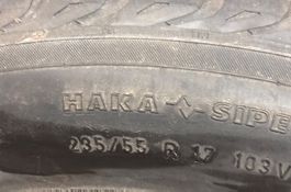4 x Winterreifen Nokian Hakkapeliitta 235/55 R17 gebraucht