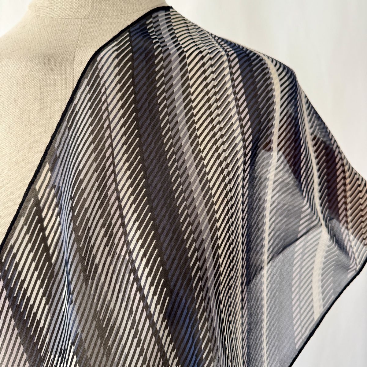 Missoni Foulard & Sciarpe: MISSONI Silk Scarf – Nuovo (secondo la descrizione) da Emmen venduto da Avviivva_Com2023 2