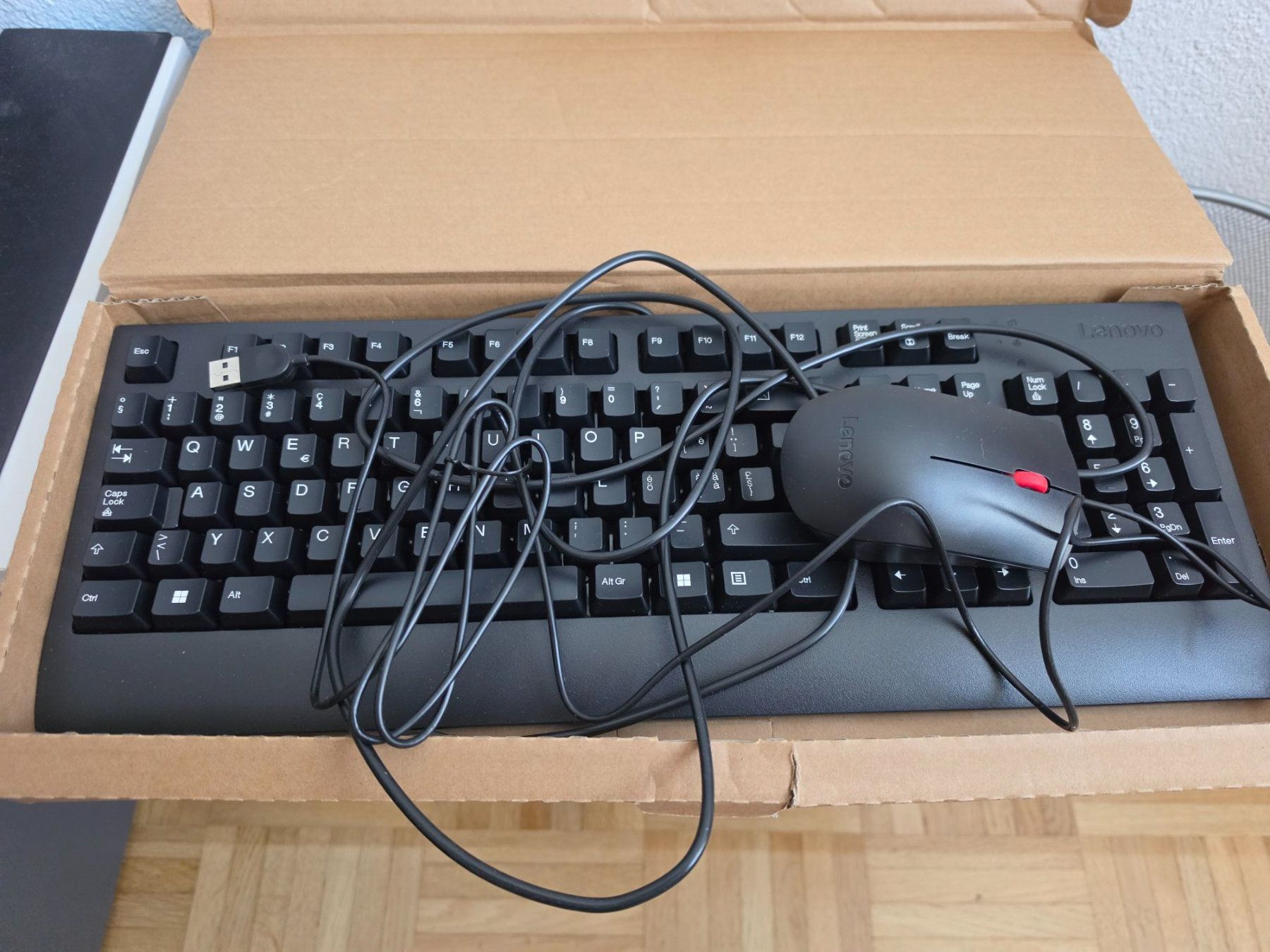 Lenovo PC: Lenovo ThinkCentre M70q Gen 2 Tiny – Usato da Bern venduto da teraz 5