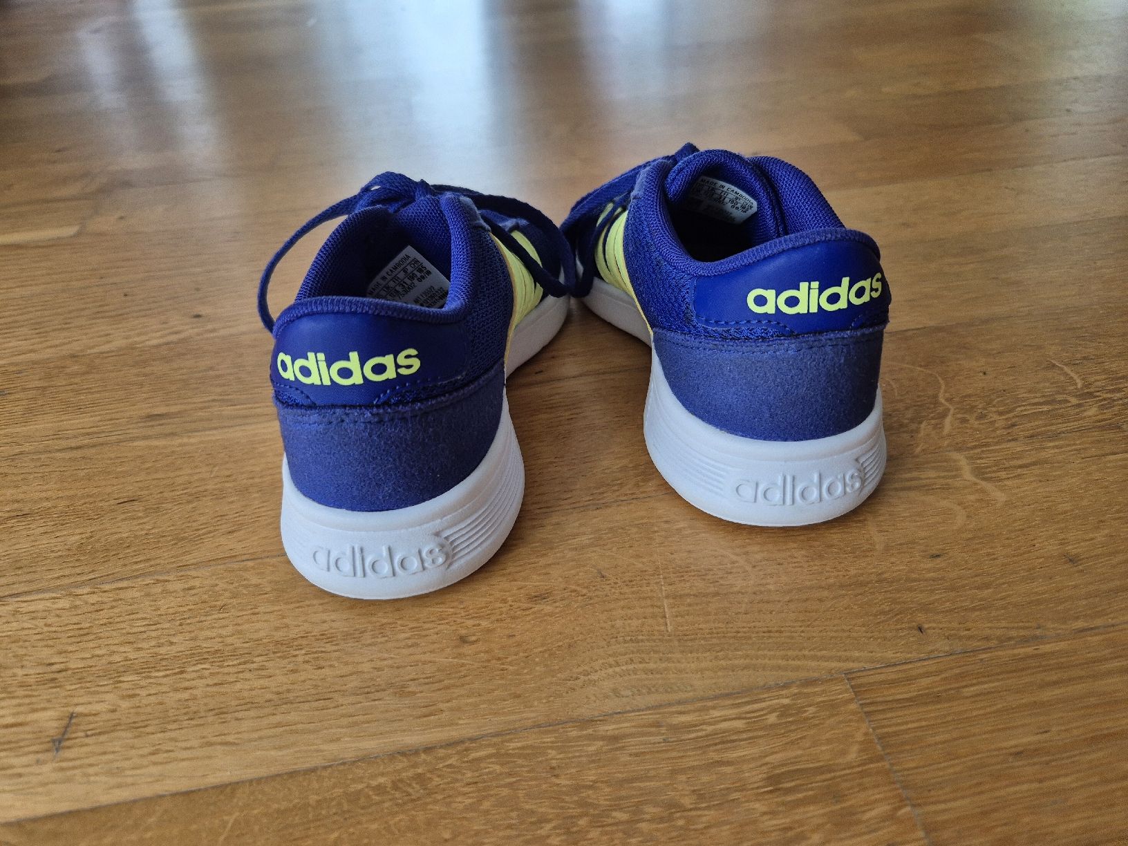 Adidas Scarpe per ragazzi: Turnschuhe Grösse 31 – Nuovo (secondo la descrizione) da Rickenbach SO venduto da S.u.n.s.h.i.n.e.83 2