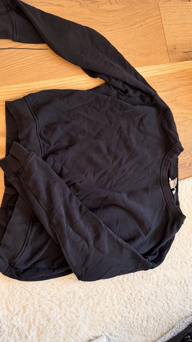 Maglioni & Felpe: 6 Pullover zu verkaufen, Grösse S-M – Usato da Nidau venduto da nin_5gk2 3