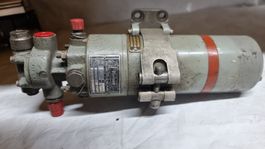 Jet engine priming pump