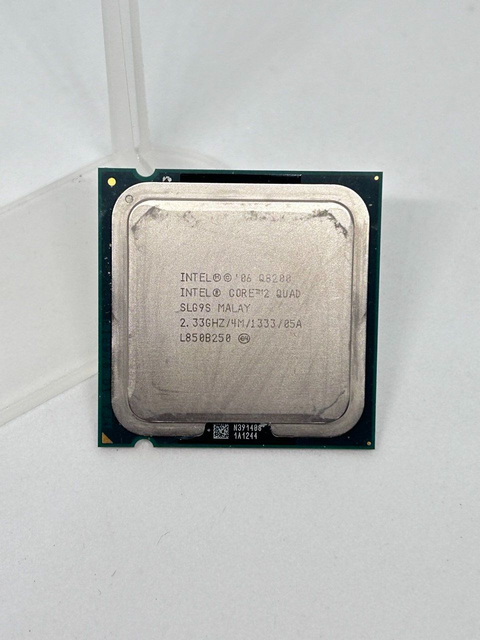 Intel Componenti elettronici: Intel Core 2 Quad Q8200 (SLG9S) – Usato da Giubiasco venduto da LorisVale