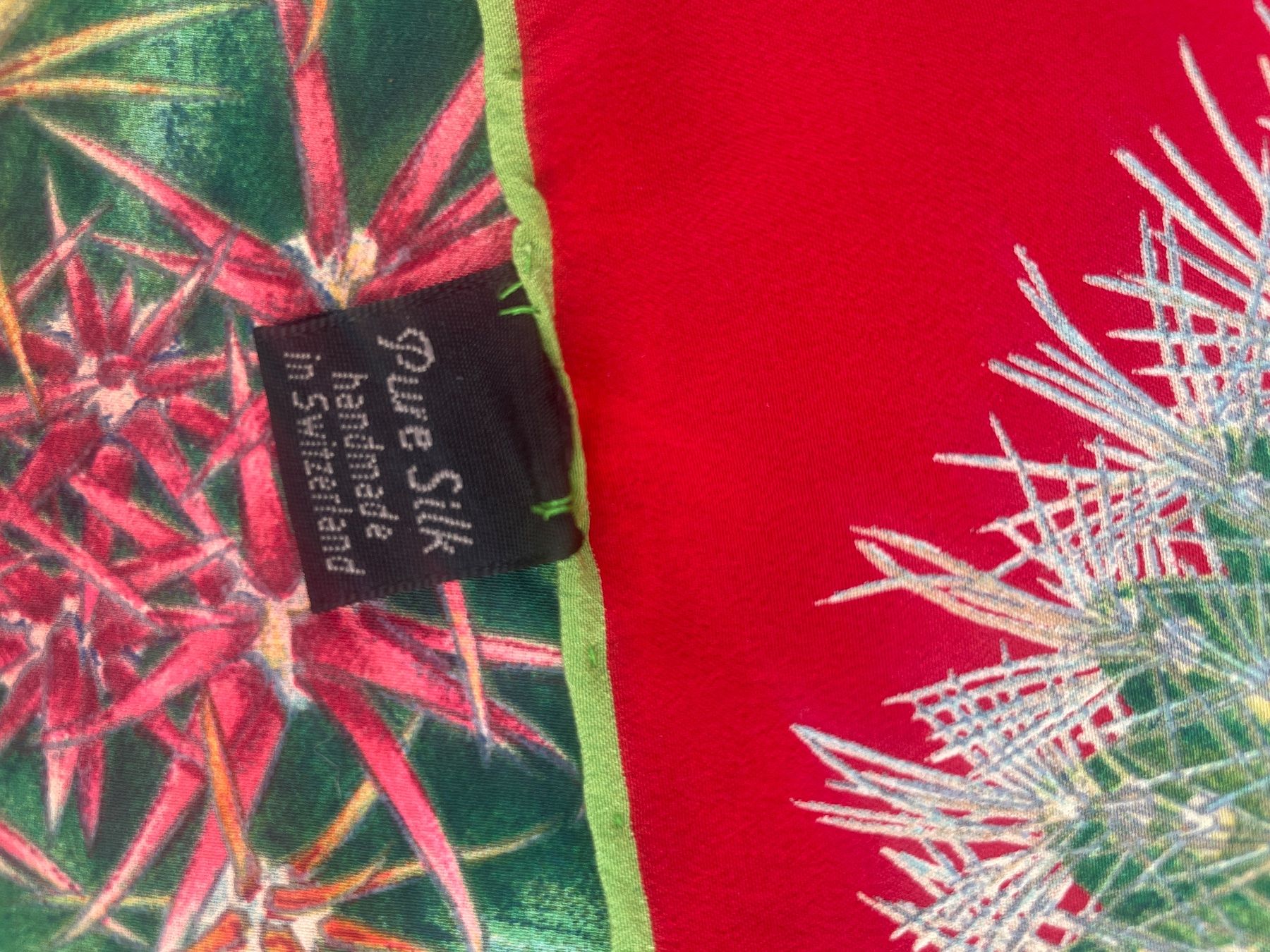 Fabric Frontline Foulard & Sciarpe: Fabric Frontline Schal – Nuovo (secondo la descrizione) da Zürich venduto da projektkinderwagen 3