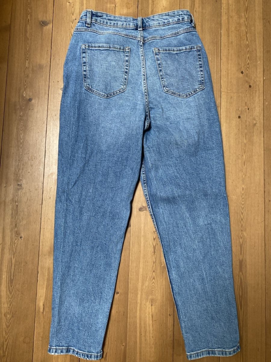 Pull&Bear Jeans: 2er Pack Mom-Jeans Gr. 40Blau & Schwarz – Nuovo (secondo la descrizione) da Chur venduto da Pufl 3